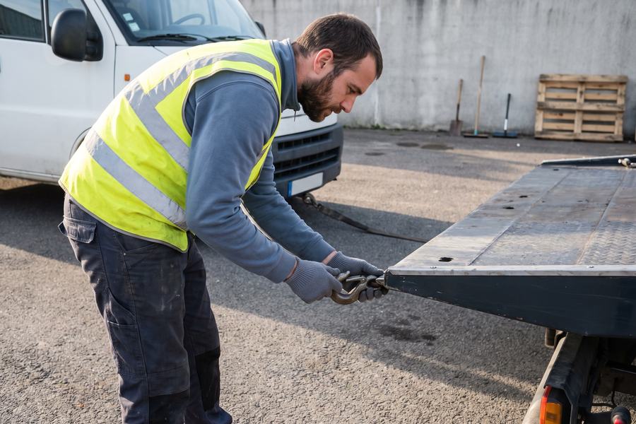 Enlèvement d'utilitaire VHU — Épaviste