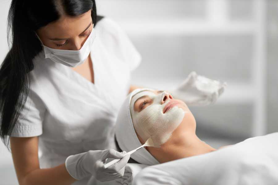 Soins du visage — Esthéticienne